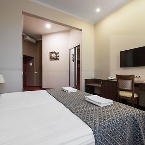 Camera standard con letto king size